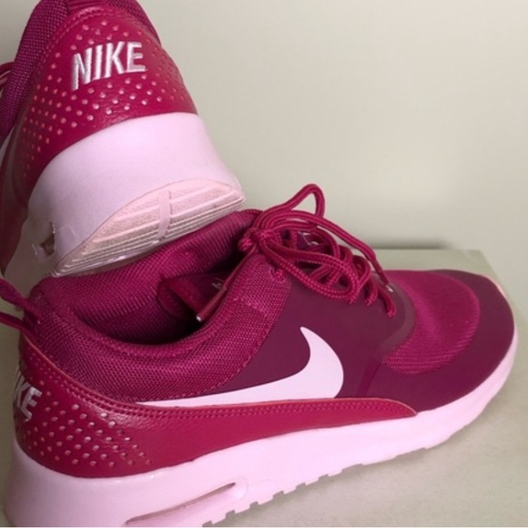 Nike Air Max Thea Women’s Sneakers – Pink, Size 7.5, Excellent Condition